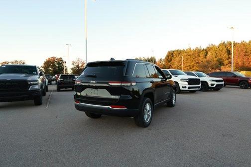 2025 Jeep Grand Cherokee Laredo X