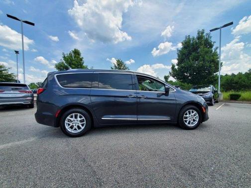 2020 Chrysler Pacifica Touring-L