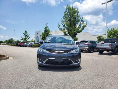 2020 Chrysler Pacifica Touring-L