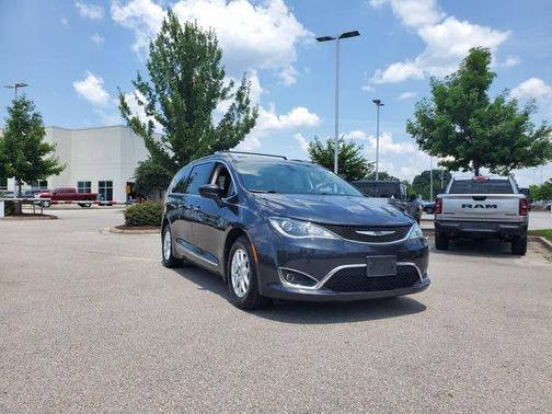 2020 Chrysler Pacifica Touring-L