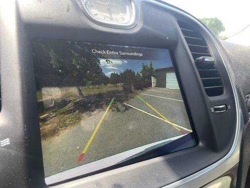 2022 Chrysler 300 Touring L