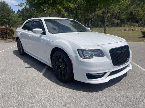2022 Chrysler 300 Touring L