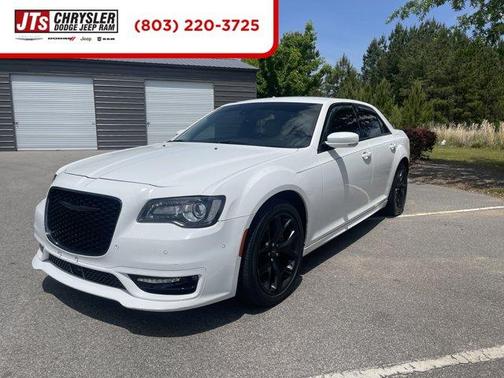 2022 Chrysler 300 Touring L