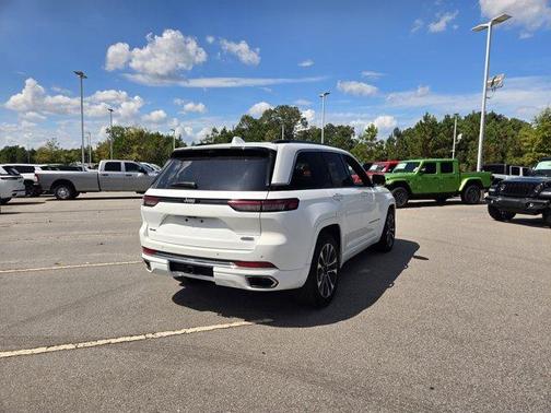 2022 Jeep Grand Cherokee Overland
