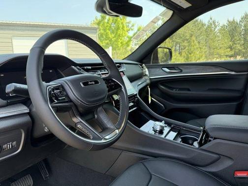 2025 Jeep Grand Cherokee L Overland