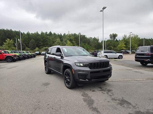 2025 Jeep Grand Cherokee L Laredo
