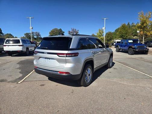 2025 Jeep Grand Cherokee Laredo X