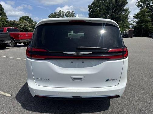 2022 Chrysler Pacifica Hybrid Limited