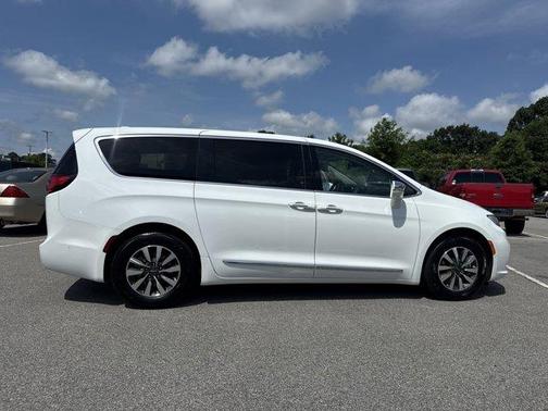 2022 Chrysler Pacifica Hybrid Limited