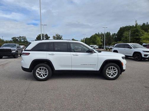 2023 Jeep Grand Cherokee Laredo X