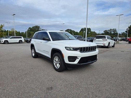 2023 Jeep Grand Cherokee Laredo X