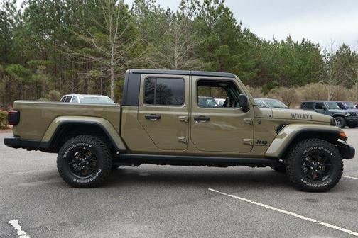 2025 Jeep Gladiator Sport