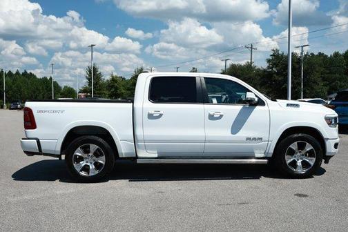 Bright White Clearcoat 2022 RAM 1500 Laramie