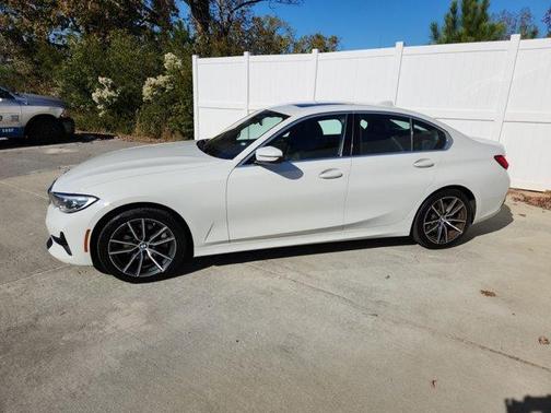 Photo 3 of 35 of 2020 BMW 330 i