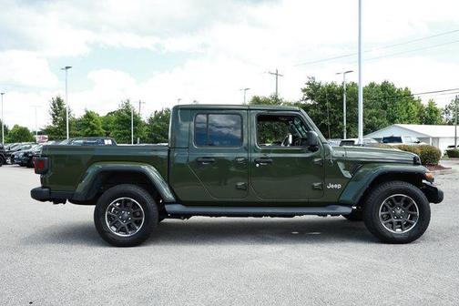 Sarge Green Clearcoat 2022 Jeep Gladiator Overland