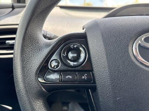 2022 Toyota Prius LE