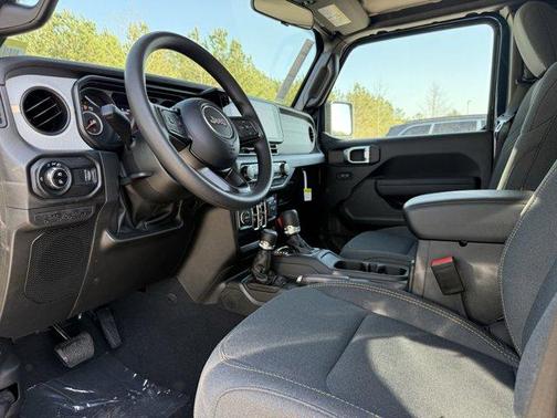 2025 Jeep Gladiator Sport