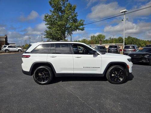 2024 Jeep Grand Cherokee Laredo