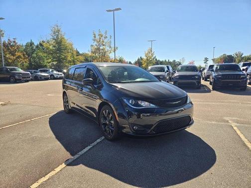 2020 Chrysler Pacifica Touring