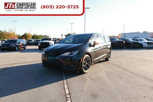 2020 Chrysler Pacifica Touring