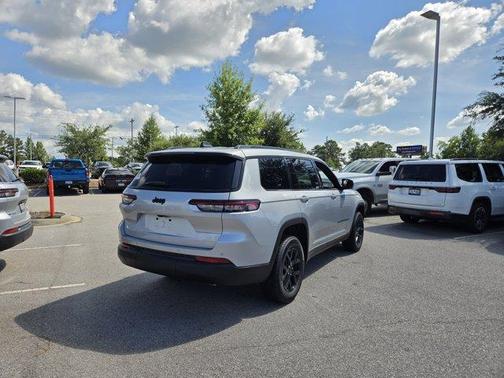 2025 Jeep Grand Cherokee L Laredo