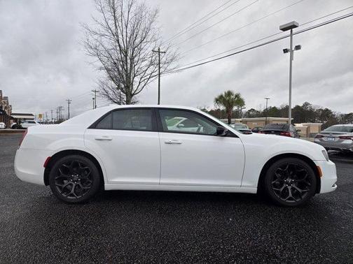 2019 Chrysler 300 Touring