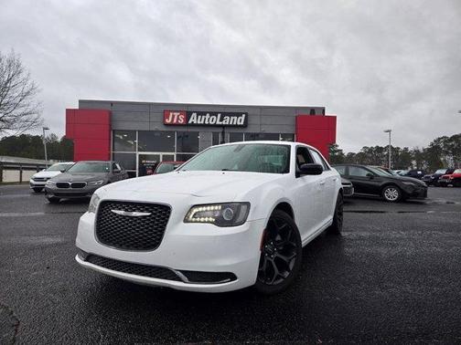 2019 Chrysler 300 Touring