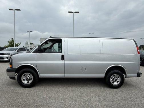 2022 GMC Savana 2500 Work Van