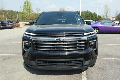 Mosaic Black Metallic 2025 Chevrolet Traverse LT