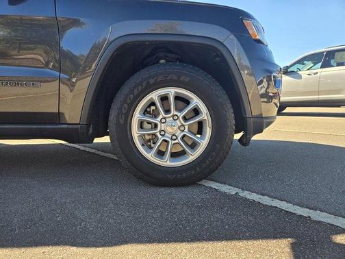 2020 Jeep Grand Cherokee Laredo E
