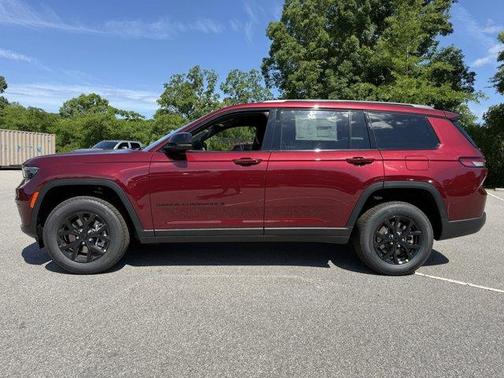 2025 Jeep Grand Cherokee L Laredo