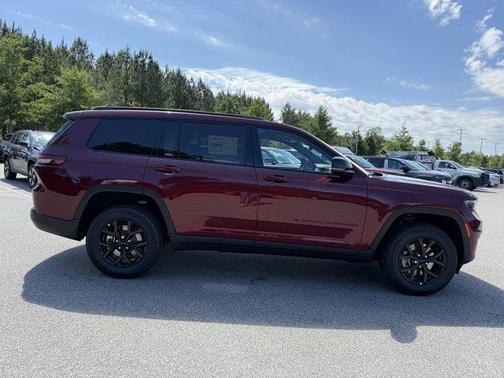 2025 Jeep Grand Cherokee L Laredo