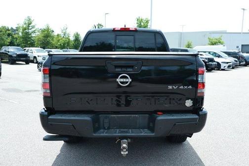 Black 2022 Nissan Frontier SV