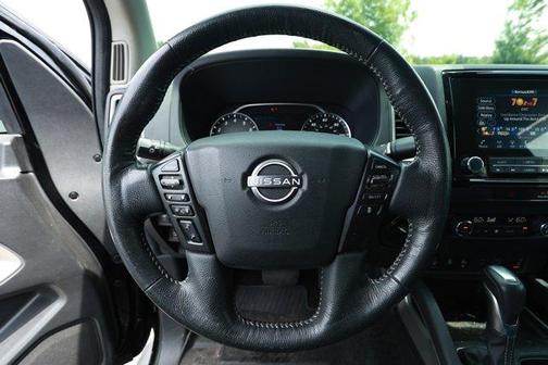 Black 2022 Nissan Frontier SV