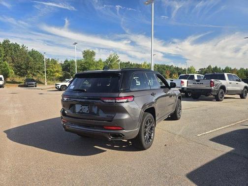 2025 Jeep Grand Cherokee Summit