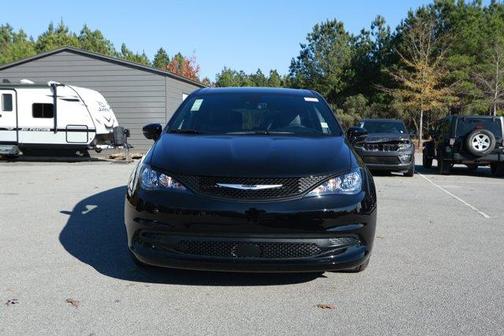2026 Chrysler Voyager LX