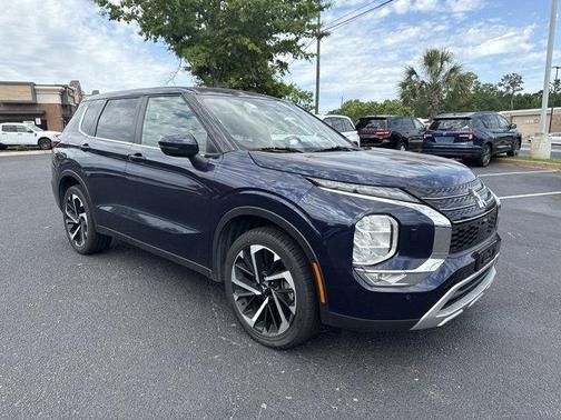 2023 Mitsubishi Outlander SE