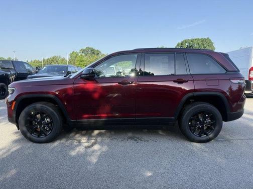 2025 Jeep Grand Cherokee Laredo