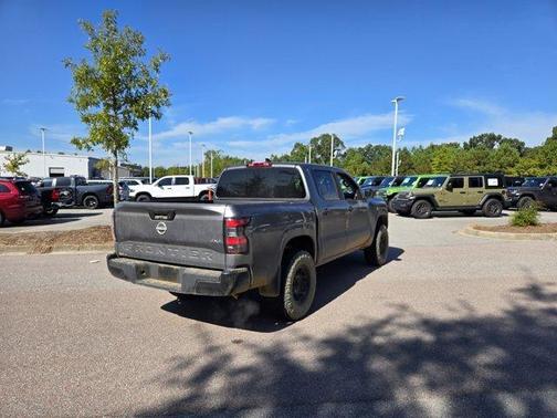 2022 Nissan Frontier S