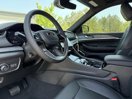 2025 Jeep Grand Cherokee L Overland