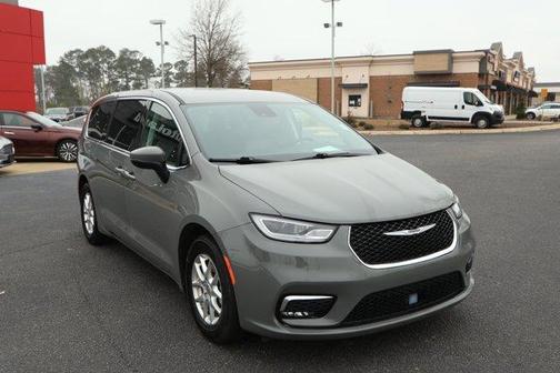 2026 Chrysler Voyager LX