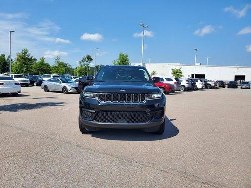 2023 Jeep Grand Cherokee Laredo