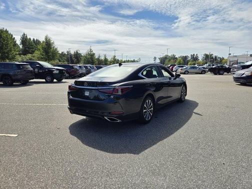 2022 Lexus ES 350 Base