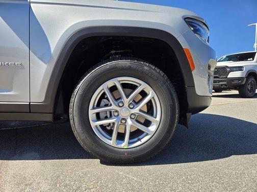 2025 Jeep Grand Cherokee Laredo X