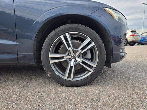 2020 Volvo XC60 T6 Momentum