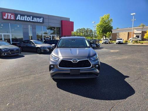 2020 Toyota Highlander LE