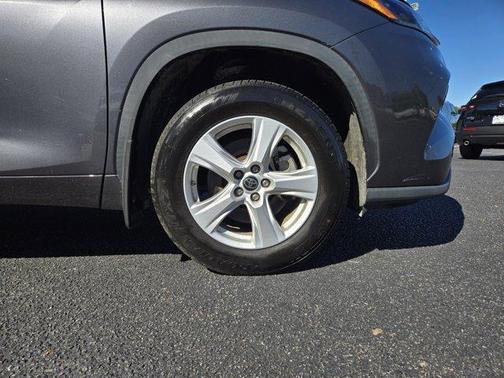 2020 Toyota Highlander LE