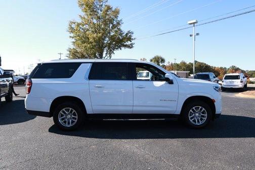 2023 Chevrolet Suburban LT