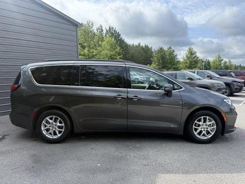 2022 Chrysler Pacifica Touring-L