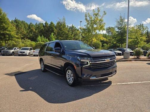 2023 Chevrolet Suburban LT